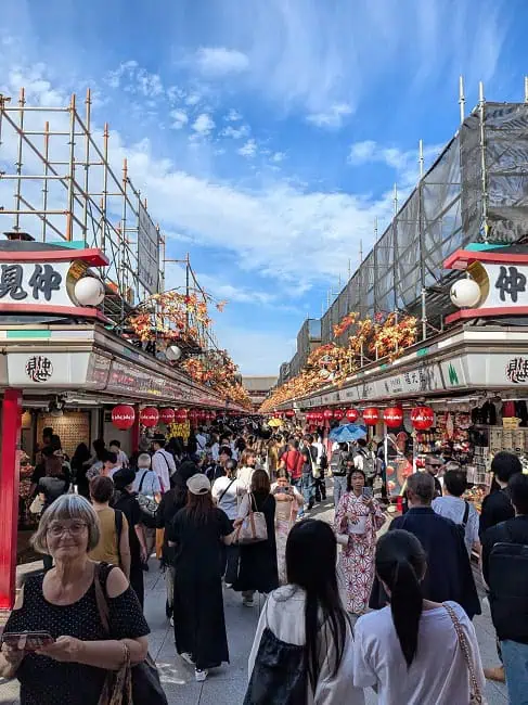 Tourist shops along the walking path to Senso-ji
