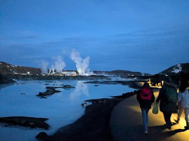 Walking toward the Blue Lagoon entrance