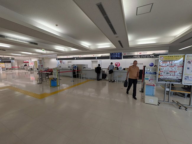 The tiny Hanamaki airport. There were 5 counters in total.